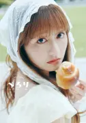 ももクロ佐々木彩夏、30歳記念1st写真集『ぺろり』表紙＆特典ビジュアル全公開