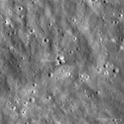NASA、スペースXロケット衝突でできた月面クレーターの画像を公開