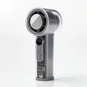 ニトリ「クリアペルチェハンディファン」2990円、100段階風量調整で約6時間稼働
