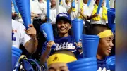新田・岡田監督三女がアルプスで声援「粘り強く戦って」