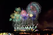 新潟・小千谷『おぢやまつり』約7000発の花火とからくり万灯、8月21〜23日開催