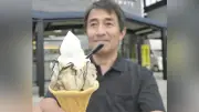 岩手・山田町の道の駅で「牡蠣ソフトクリーム」が話題、煮ガキと醤油で味変