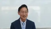 尾崎氏初当選一夜明け「チーム市役所」で政策実行へ