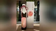 福岡空港限定の桃の果実酒「うきはの雫」、食品ロス削減も