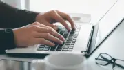 「完璧な資料」は仕事を増やす…8割で出す意識が生む余裕