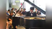 特攻隊員ゆかりのピアノ演奏、鳥栖で平和願う