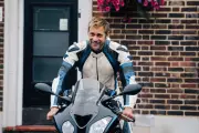 スカルスガルド50歳誕生日に『ピリオン』新場面写真12点公開