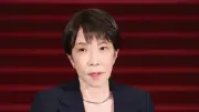 高市首相、胸元に「ブラウン」「千島桜」の2バッジ 北方領土問題への強い決意示す
