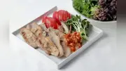 【きょうのひと皿】豚バラ焼き肉の野菜巻き レシピ 材料2人分、調理10分、1人分399kcal、塩分1.8g