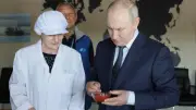 プーチン大統領、択捉島訪問で北方領土交渉を事実上封印か 東アジア情勢への影響は