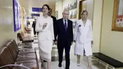プーチン氏、北方領土初訪問で愛国心訴え支持率立て直し狙う