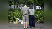 イオンモール熊本爆発から1週間、住民ら犠牲者の冥福祈る