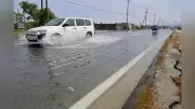 熊本地震で沈降の八代市沿岸部、大潮で道路冠水 国交省が注意呼びかけ