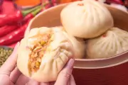 羅家 東京豚饅、夏季限定「麻辣饅」を8月5日発売