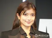 ローラ、自宅に「発酵ルーム」公開 手作りみそや塩こうじの瓶がずらり