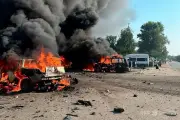 ロシア軍、ウクライナ北東部の村を攻撃し10人死亡 知事発表