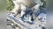 露軍無人機がショッピングセンターを時間差攻撃、15人死亡…救急隊員に2回目の攻撃