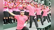 佐野日大応援団、ピンクのシャツと鉢巻きで声援「最高の応援するので最高のプレーを」