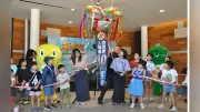 竜脚類特別展、入場者10万人達成 福井県立恐竜博物館で記念式典