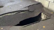千葉・流山で歩道崩れ暗渠むき出し 大雨一夜明け「気づかず通れば大事故」