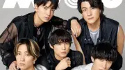 SixTONES、『Myojo』創刊74周年記念特大号で2パターン表紙 ジェシーがメンバーを“ギュッ”多幸感あふれるカット