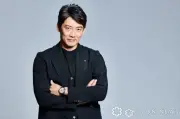 反町隆史、『GTO』メイキングで小島よしおのギャグ披露「素も鬼っち」と反響