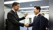 韓国、実用外交で化粧品や兵器輸出に注力、対日協力で対中改善へ