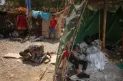 不法移民数千人残留のセウタで人道危機、スペイン政府が保護施設拡充へ