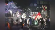 精霊流し、長崎県内各地で 中心部では爆竹やドラの音響く