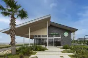 スタバ、海を望む絶景店舗を紹介 横浜・沖縄・神戸など全国6店