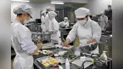 奈良特産豚「大和ポーク」の新メニュー 学生が4品考案 グランプリは「味噌がらめ定食」に 香芝SAで期間限定提供
