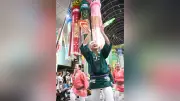 すずめ踊りと七夕飾りが共演 仙台七夕まつり記念事業