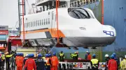 台湾高鉄新型車両N700STが高雄港に到着、来年7月運行開始へ