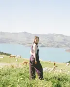 髙石あかり、2nd写真集『melt』発売決定 全編NZ撮り下ろしで“飾らない素顔”披露