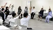 教員の精神疾患による離職が最多、心の健康対策が急務に