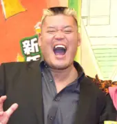 天山広吉引退試合で“友情タッグ”復活 飯塚高史がサプライズ登場