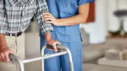 「介護保険は使えないんだ」40歳から保険料を納めた末期大腸がんの兄、認定が間に合わず65歳で亡くなる