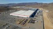 テスラ最大工場で自動車は作られない…敷地3分の2を占める日本の100年企業とは