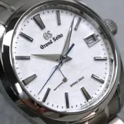 「Watch」の意味と使い方：時計以外の多様な解釈を解説