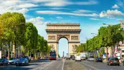 フランス流「順番の待ち方」の謎を解く