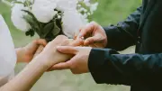 結婚の最適解は「26歳」？数学の秘書問題が導く後悔しない婚活戦略