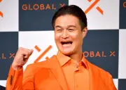 ティモンディ高岸宏行、インスタ新設で娘とのハグショット公開