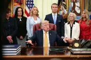 トランプ氏、米石油大手を「もうけすぎ」と非難 小売価格引き下げ要求