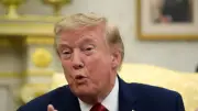 トランプ氏、対イラン大規模制裁は「様子見」 交渉次第で見送り示唆