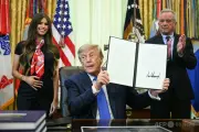 トランプ氏、MMRワクチン個別接種を推奨する大統領令に署名
