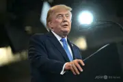 トランプ氏、カナダへの50%追加関税を3日間停止 合意に近づく