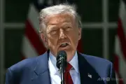 トランプ氏、オマーン爆撃に言及 イランとの海峡合意妨害なら