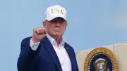 トランプ氏、オマーンに「邪魔するなら徹底的に爆撃」と警告
