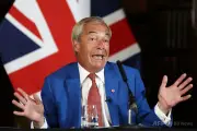 英リフォームUK、海軍で不法移民阻止と表明 仏は主権侵害と反発