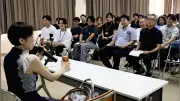「誰もが同じ目線大切」中川桃子さんが小俣中で教職員に人権講演